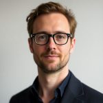 Dries Douibi wordt nieuwe artistiek directeur KVS, vertrekt na een jaar bij LOD muziektheater