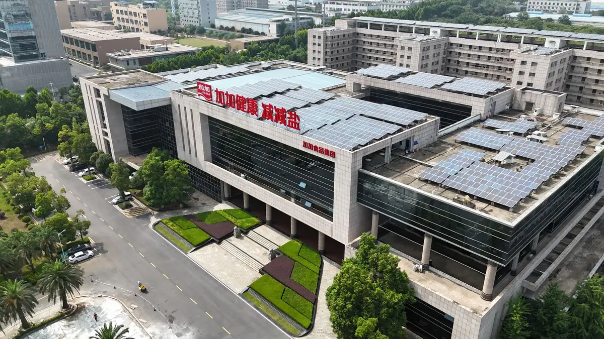Moderne datacenters en technologische infrastructuur die Chinese AI-modellen ondersteunen