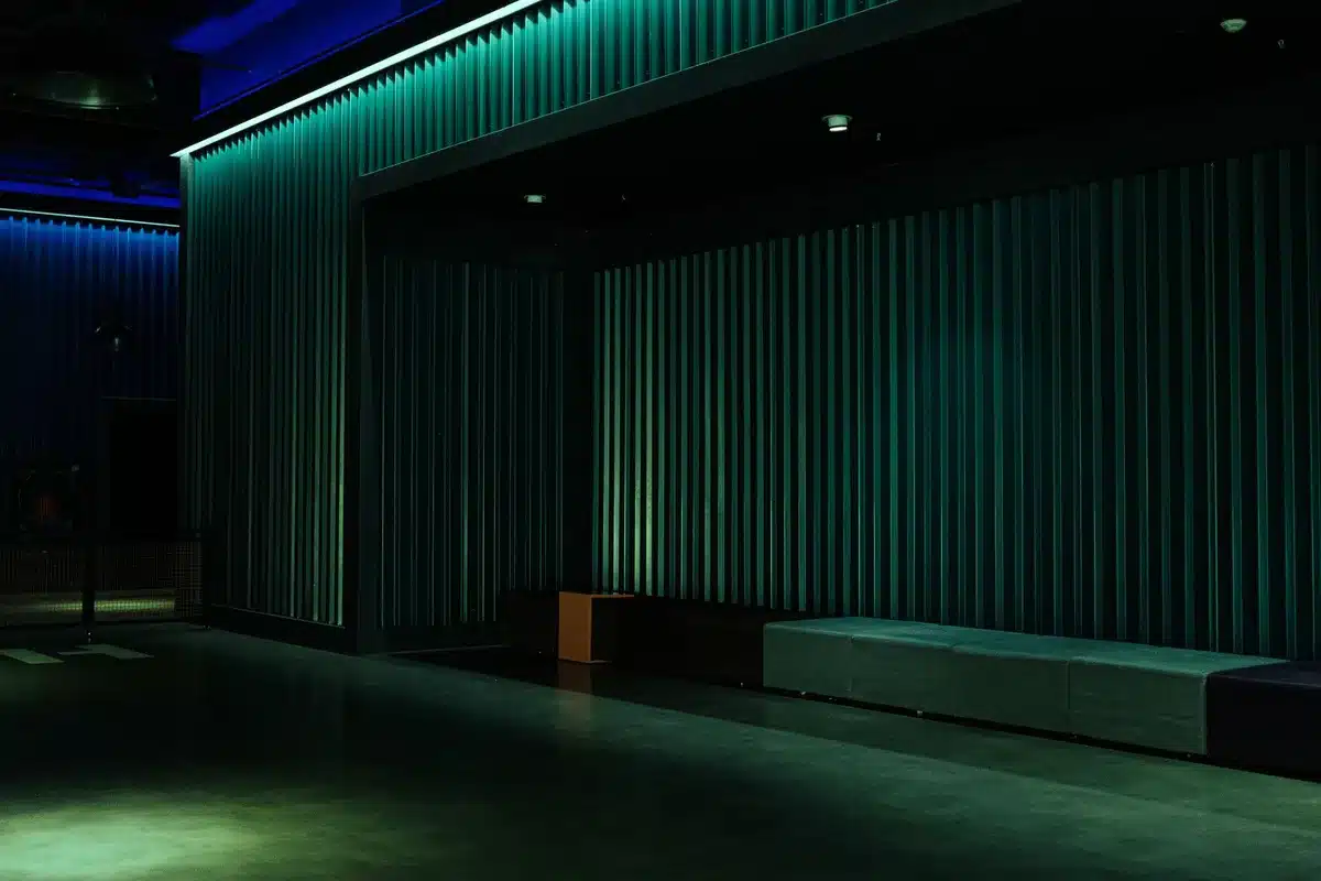 Theatertoneel in renovatie met nieuwe hijssystemen en bouwmaterialen