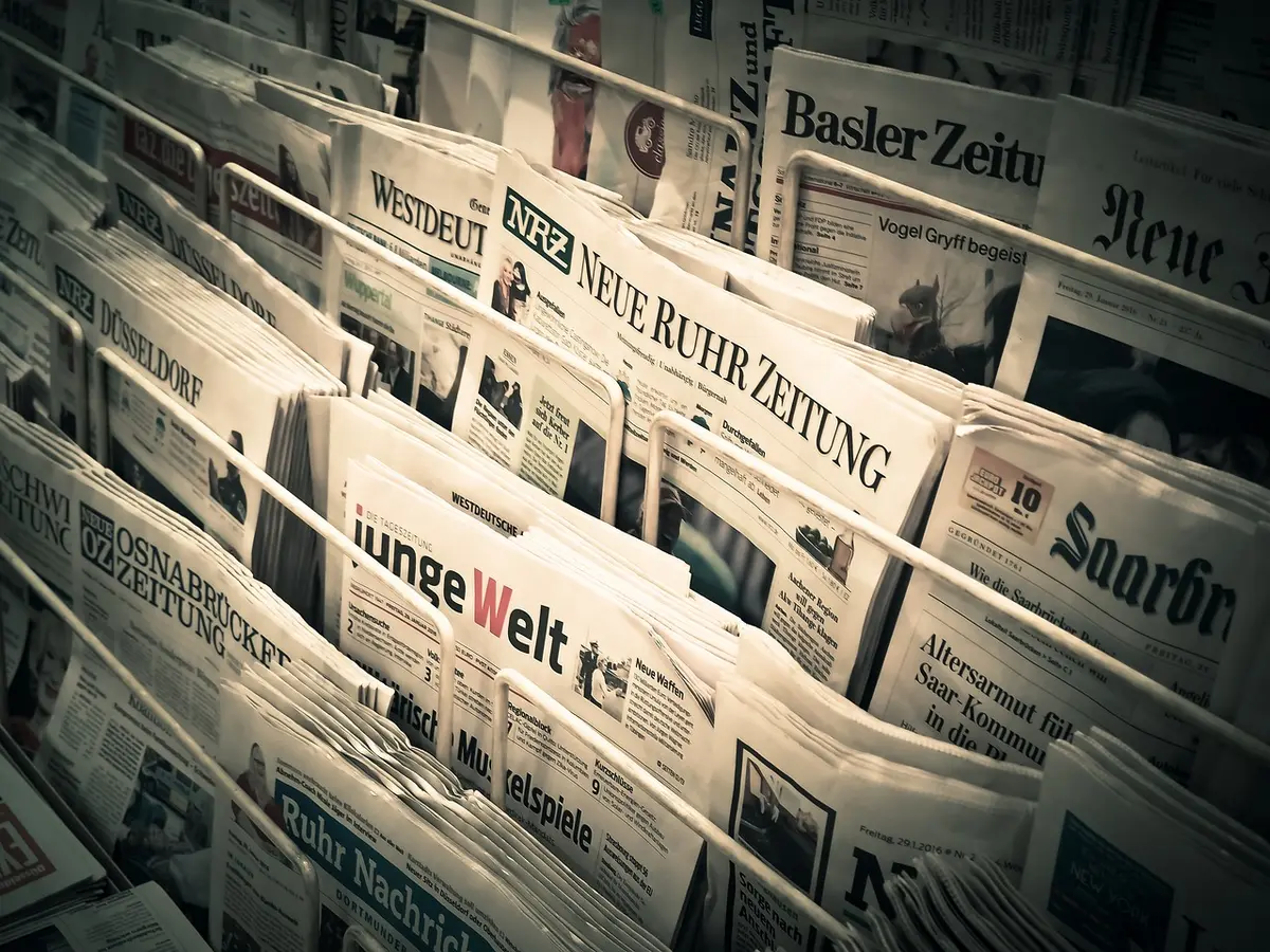 Journalisten en redacteuren in discussie over theaterkritiek en media